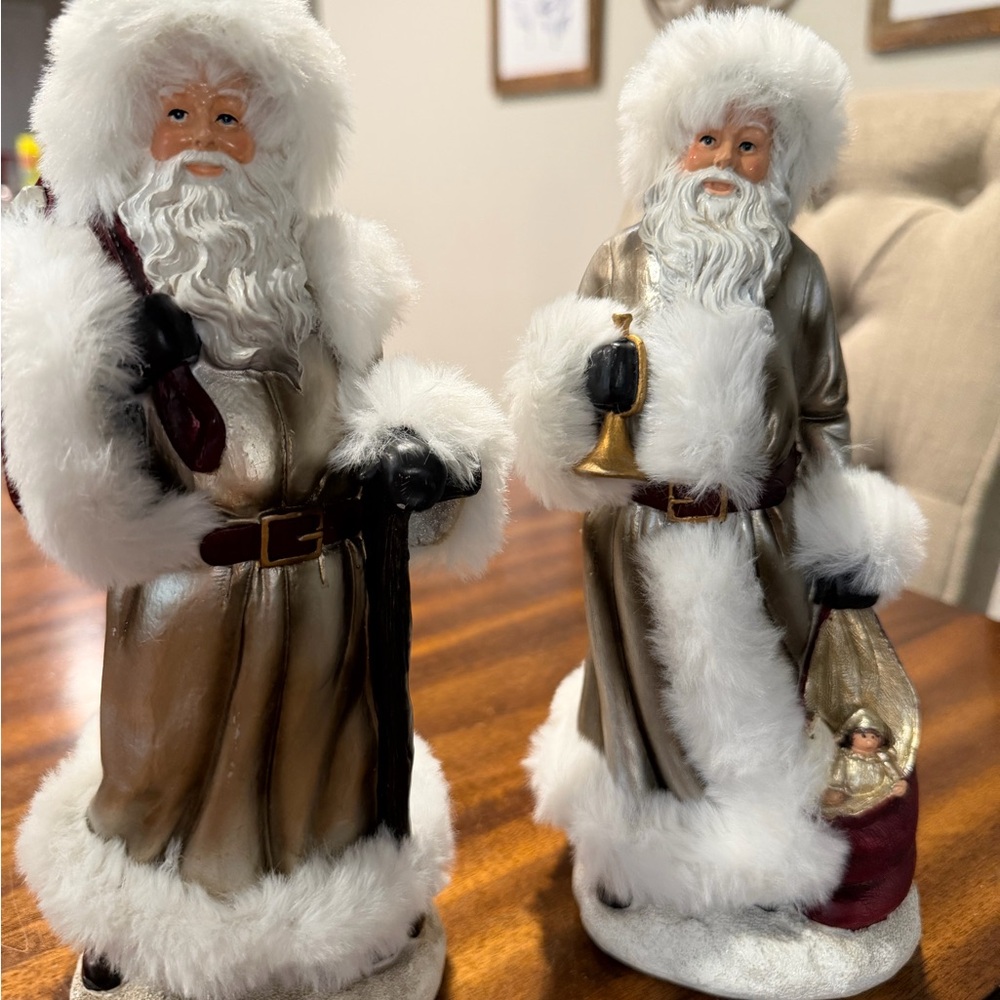 SOUTHERN LIVING Dillard’s Santa Figurines. RARE. BOTH INCLUDED.